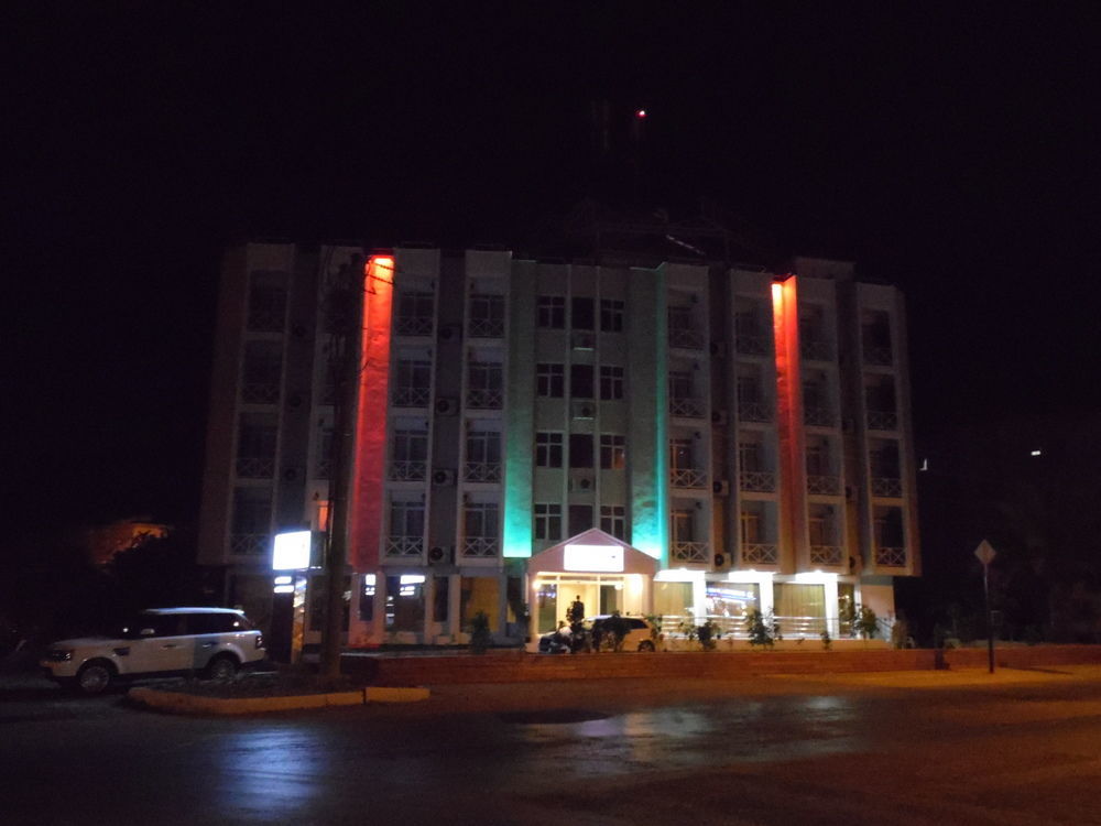 Winecity Hotel 代姆雷 外观 照片